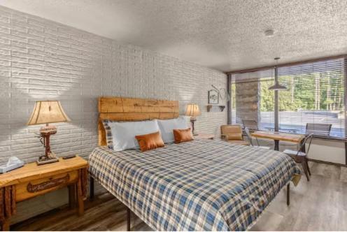 Stonegate Lodge King Bed Wifi Roku Tv Salt Water Pool Room #203 Юрека Спрингс Екстериор снимка